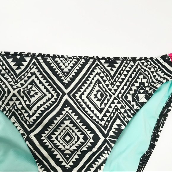 Sundazed • Sasha Strappy Bikini Bottoms Size XL - Picture 3 of 5